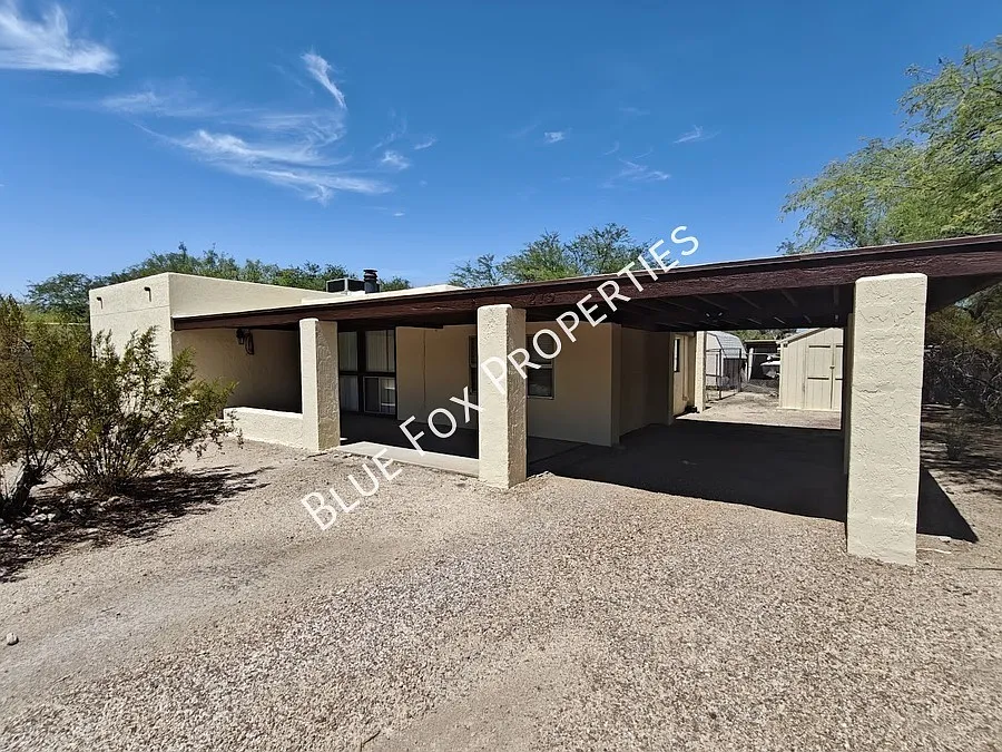 275 E Norma Ln