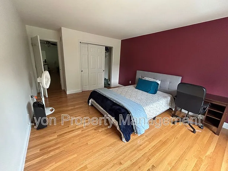 240 Sanctuary Dr — Photo 19