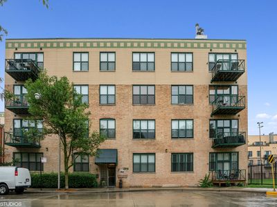 2512 N Bosworth Ave APT 203, Chicago, IL, 60614