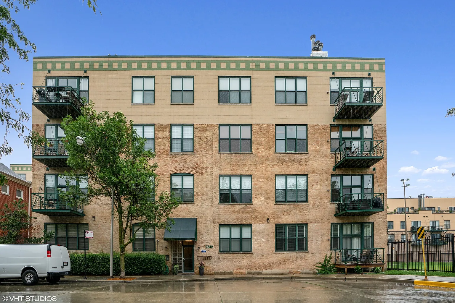 2512 N Bosworth Ave APT 203 photo 1