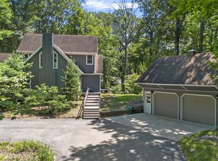 7266 Greenbush Rd, Harbert, MI 49115