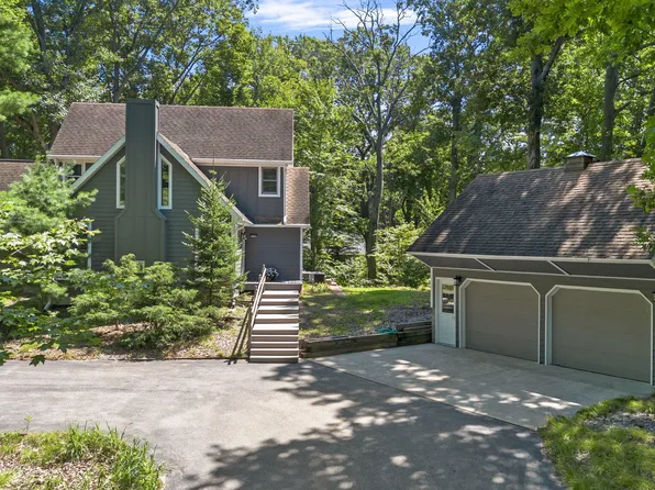 7266 Greenbush Rd, Harbert, MI 49115