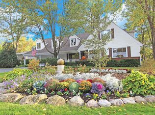 93 Golfview Rd, Lake Zurich, IL 60047