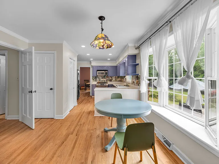 5048 Maplewood Dr — Photo 19