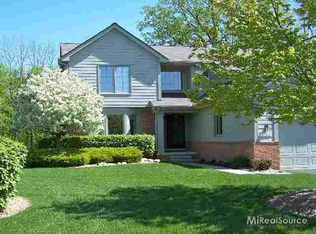 47813 Lake View Ct, Northville, MI