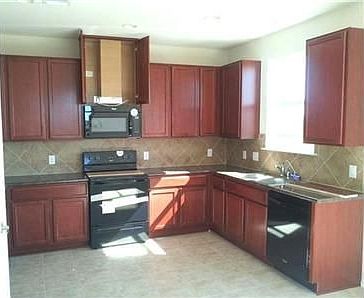 2nd image of 13501 Coomes Dr