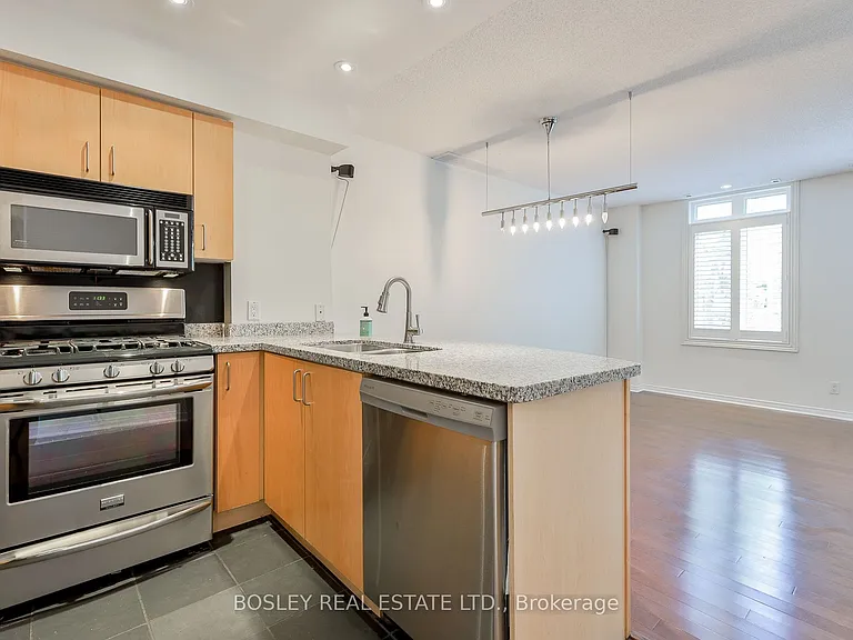12 Sudbury St #2211 — Photo 4