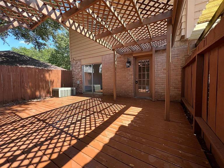 7012 Jetty Ln — Photo 25