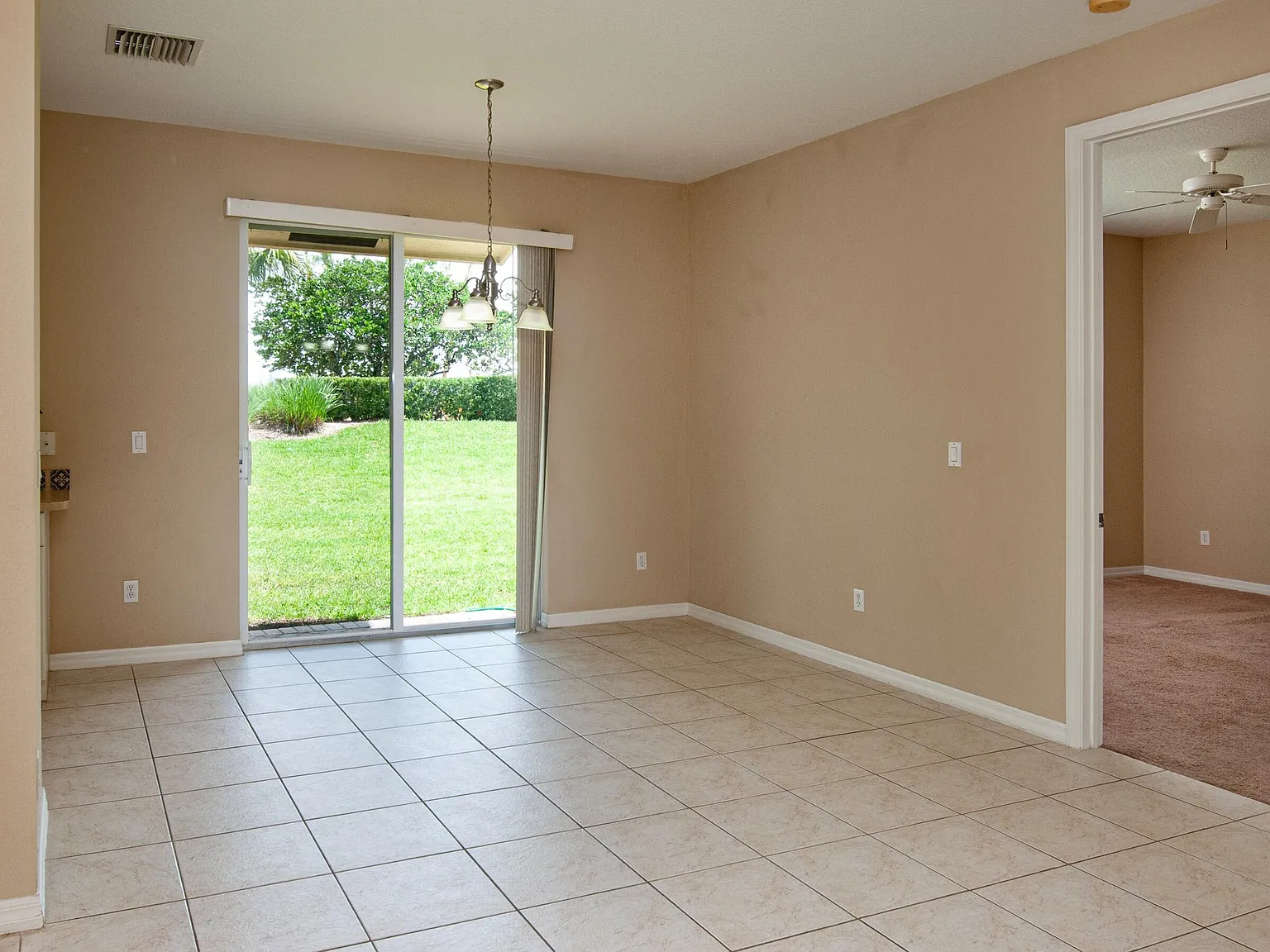 3 bed, 2.0 bath, 1340 sqft, $2,100 — Photo 4