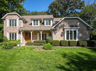 910 Ridgewood Dr, West Chicago, IL 60185