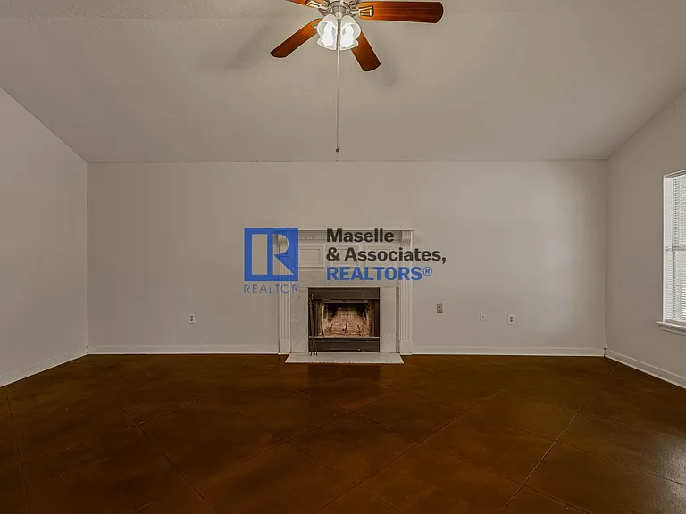 1212 Barnett Bend Cir — Photo 12