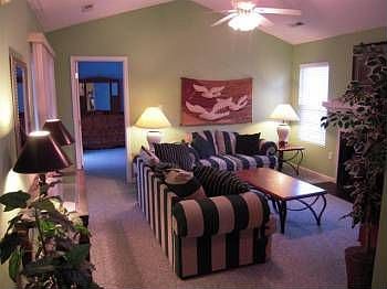 1st image of 206 Woodruff Park Ln