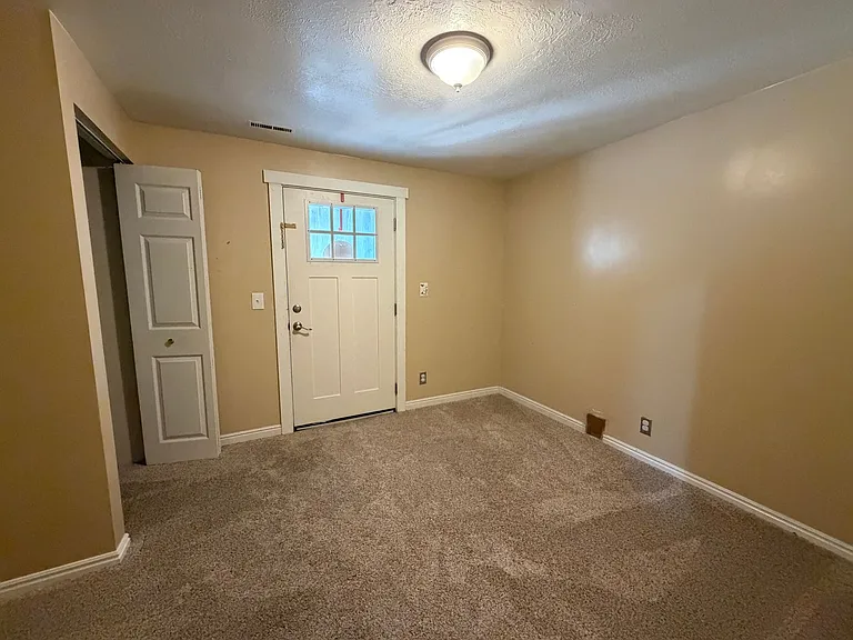 2080 E Debeers Dr — Photo 12