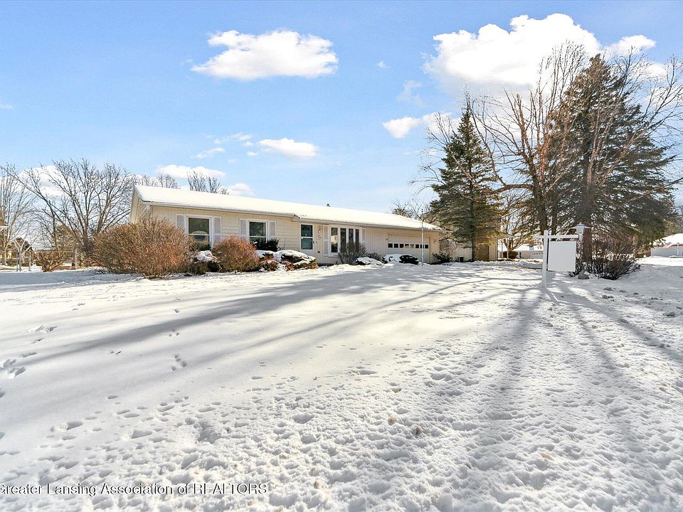 1st image of 2204 Hilltop Dr