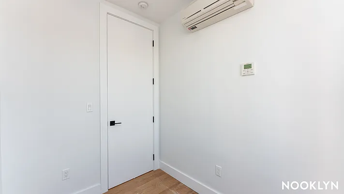 Rented by Nooklyn NYC LLC | media 7