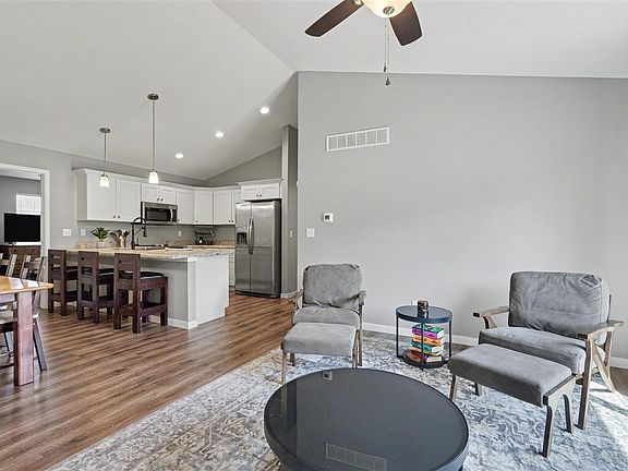 5th image of 602 Riley Ln