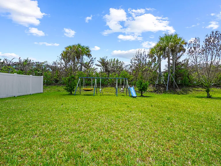 10700 SW Gloriana St — Photo 39