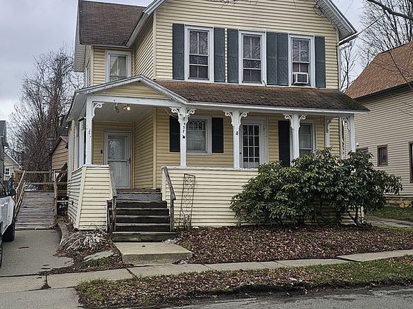 437 Clark St