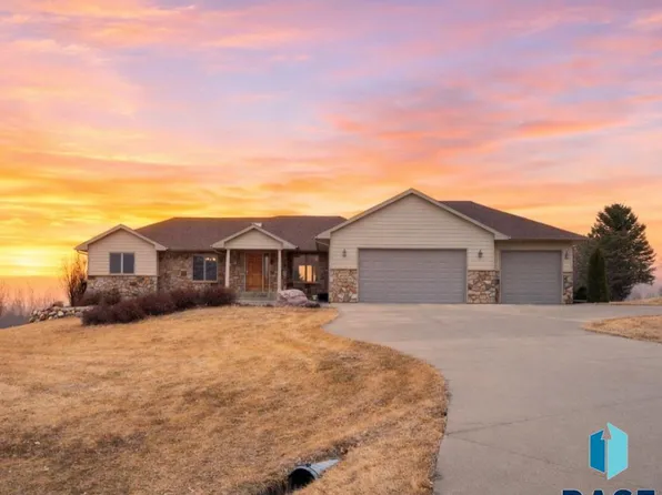 48506 Fairway Cir, Garretson, SD 57030