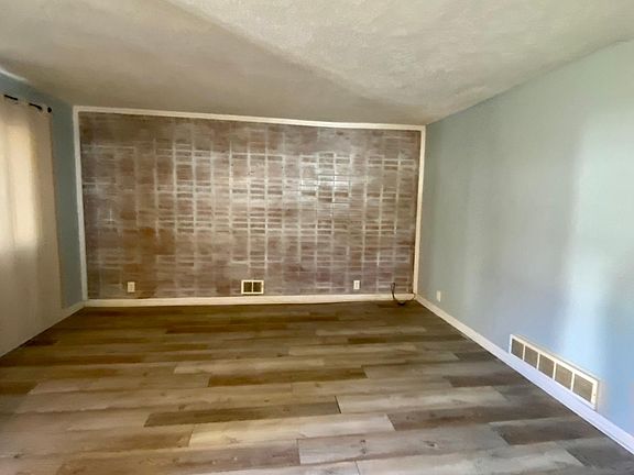 family room no furniture