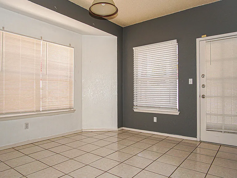 12107 Valley Quail Dr — Photo 6