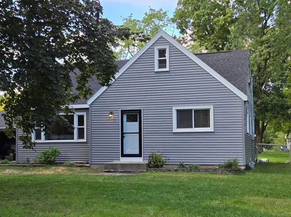 11904 W Oakwood DRIVE, Franklin, WI 53132