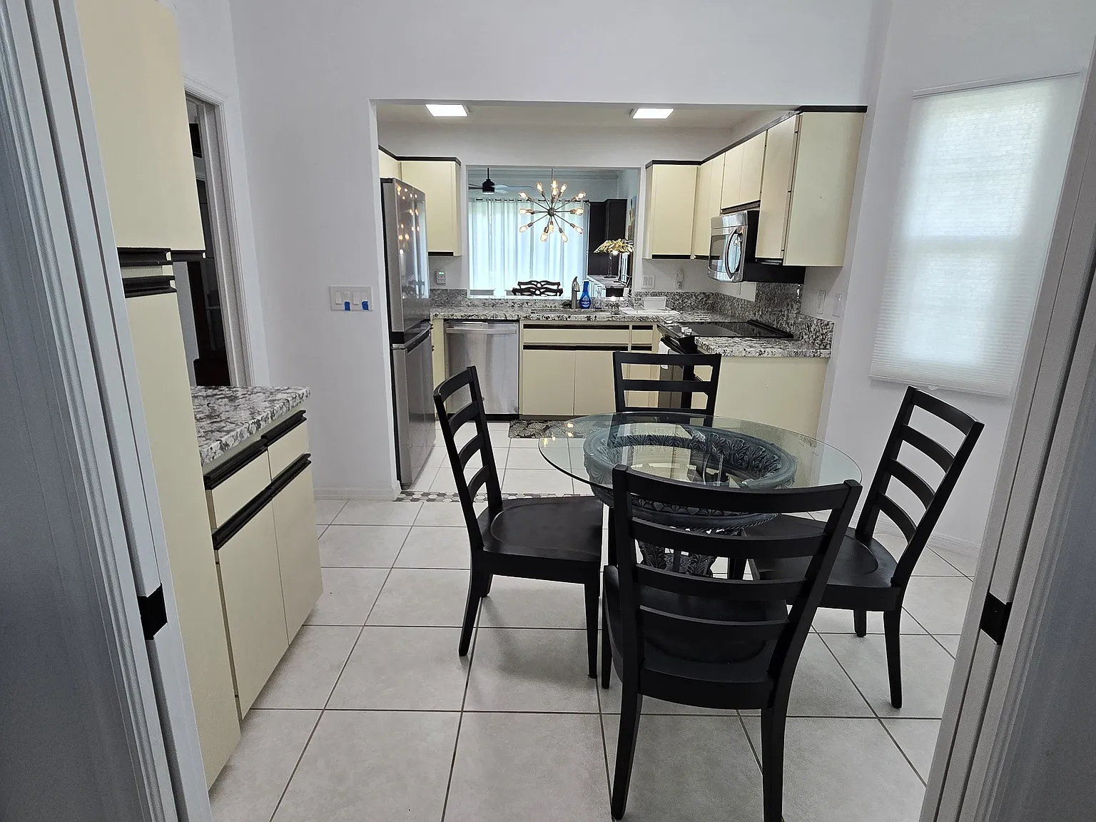 2 bed, 1460 sqft, $2,450 — Photo 4