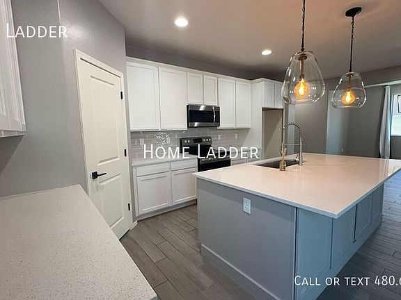 5th image of 17662 W Via De Luna Dr