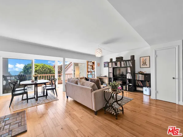 23922 De Ville Way APT B, Malibu, CA 90265