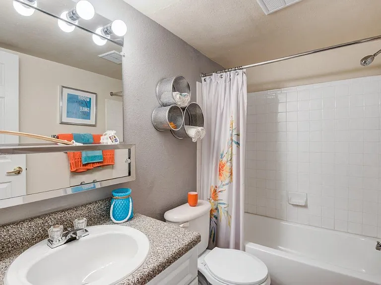 Avery Park Apartment Homes — Photo 9