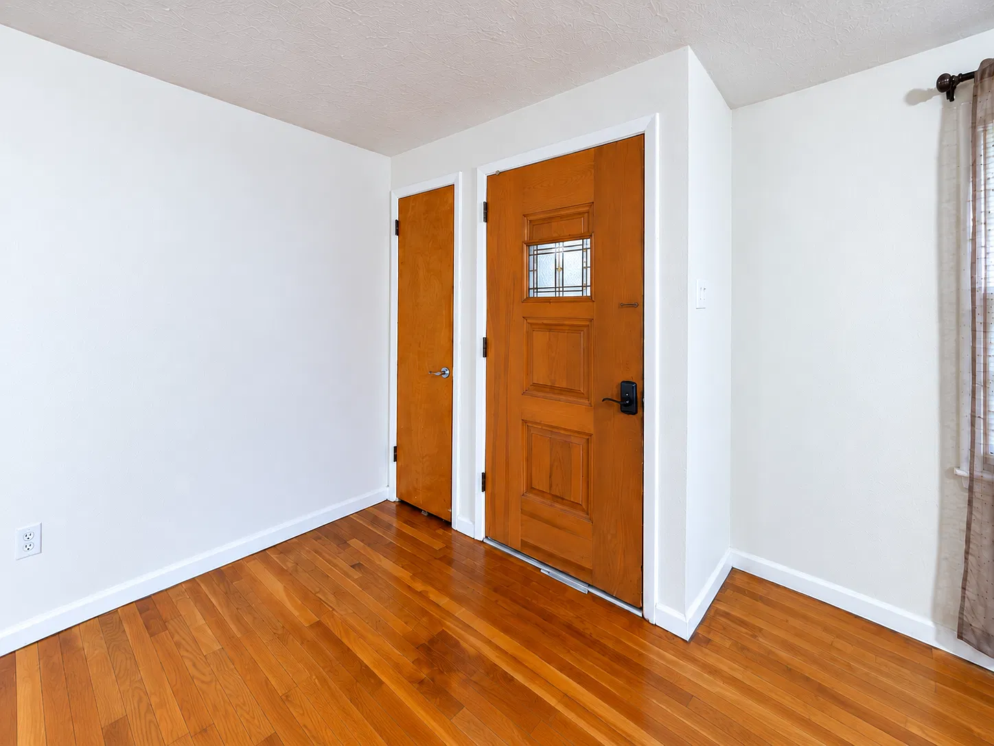 4 bed, 1748 sqft, $1,950 — Photo 2