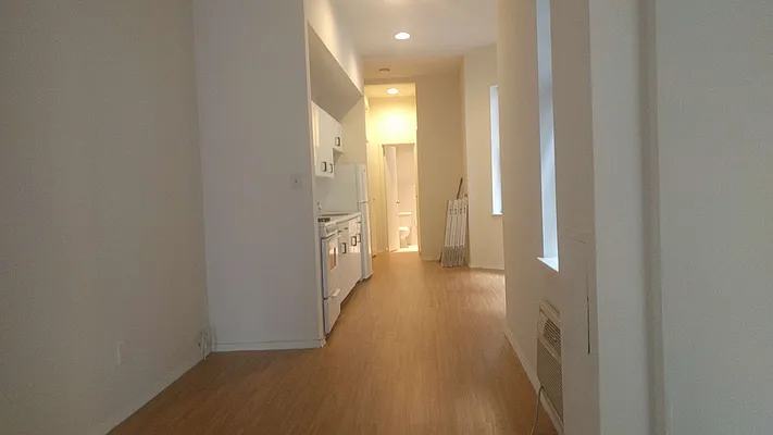 Rented by Avenues Real Estate | media 9