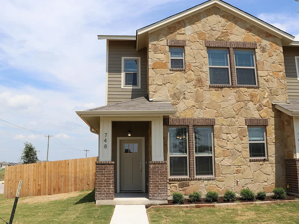 748 Westfield Blvd #748