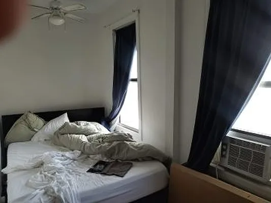 Rented by MCR Realty | media 32