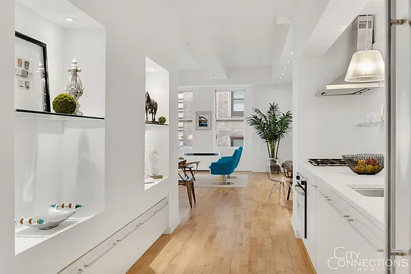 Rented by City Connections Realty | media 10