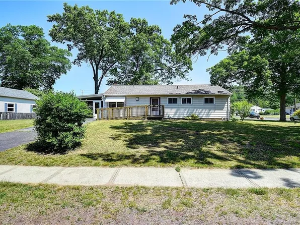 270 Green Manor Terrace, Windsor Locks, CT 06096