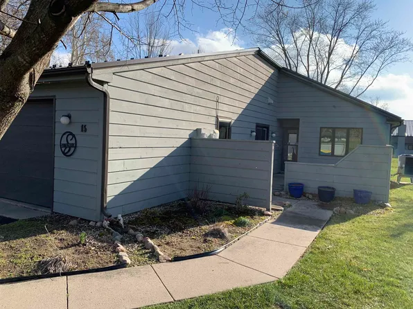 15 Woodspoint Cir, North Manchester, IN 46962