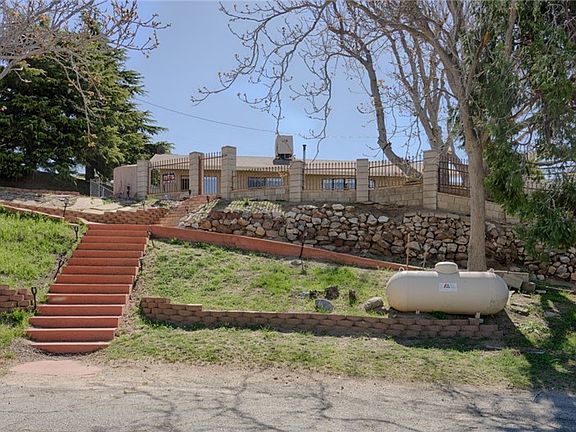 2nd image of 43134 Peek A Boo Rd