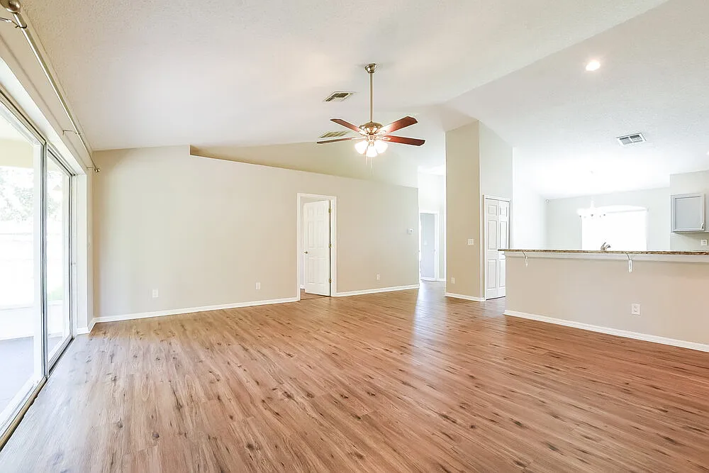 4 bed, 2.0 bath, 1820 sqft, $2,450 — Photo 3