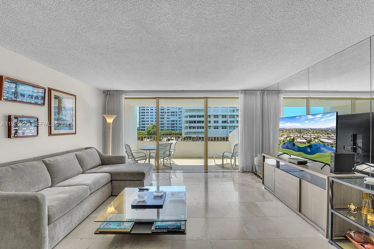 Building Photo - 177 Ocean Lane Dr #413