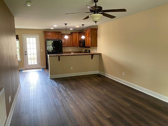 3rd image of 1932 Short Leaf Ln