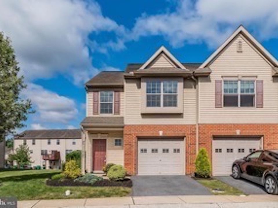 1st image of 105 Stonecrest Ln