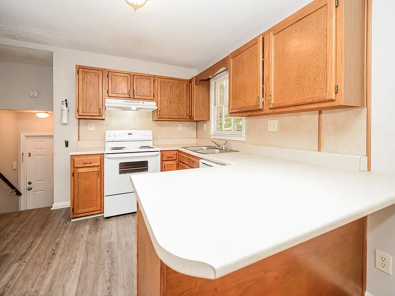 6398 Grafton Ct — Photo 8