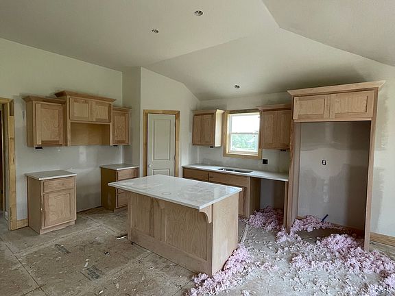 3rd image of 1326 NE 122nd St