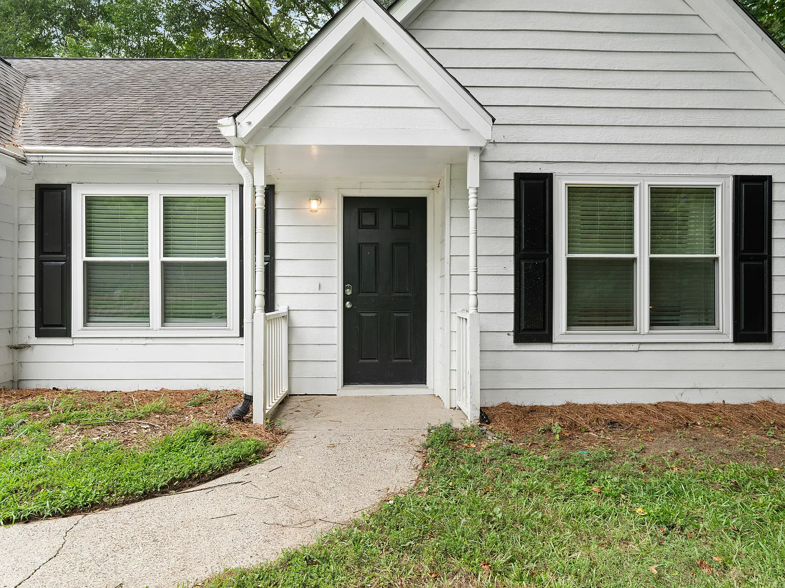 3 bed, 1350 sqft, $4,900 — Photo 2