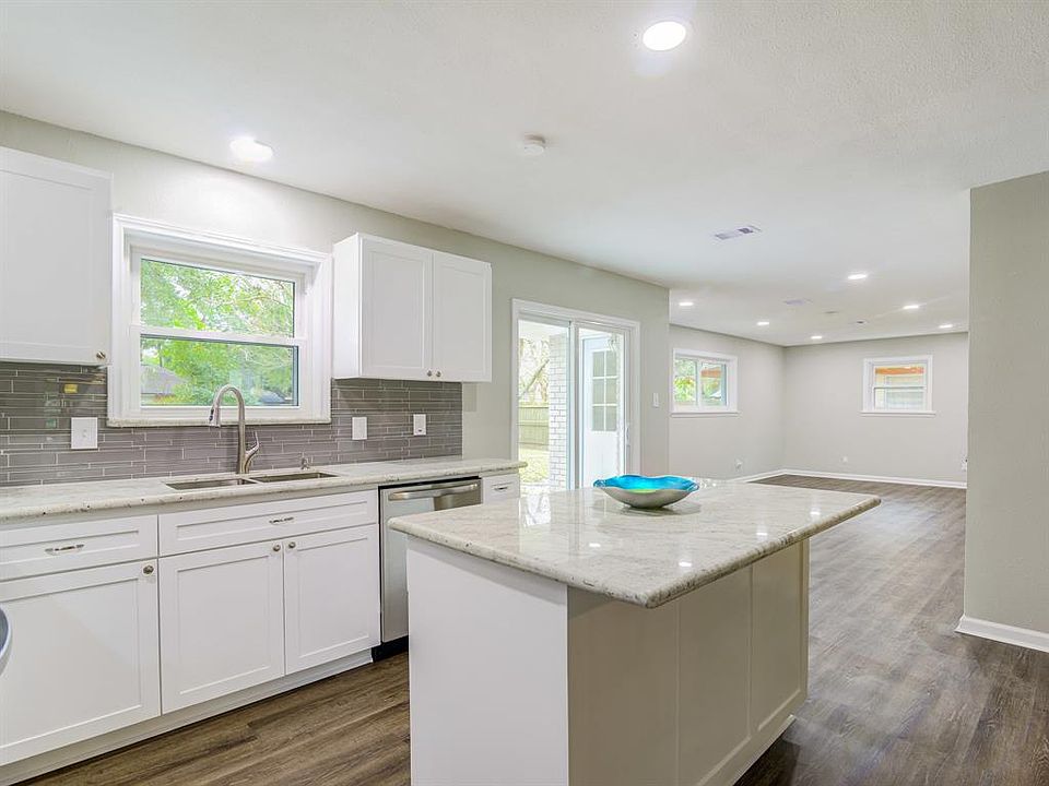 1st image of 3129 McKinney Dr