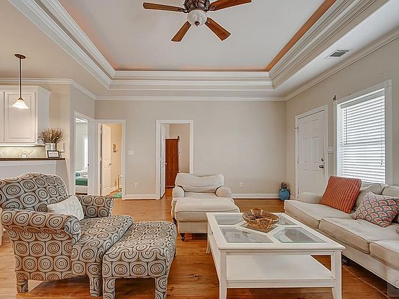 5th image of 906 Helen Blvd #30