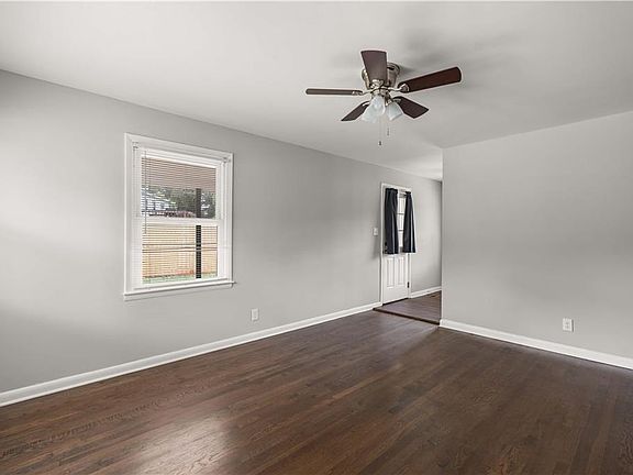 4th image of 119 Long Dr SW