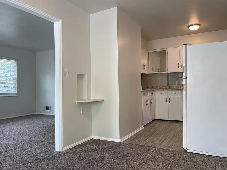 2978 Densmore Dr #4 — Photo 5