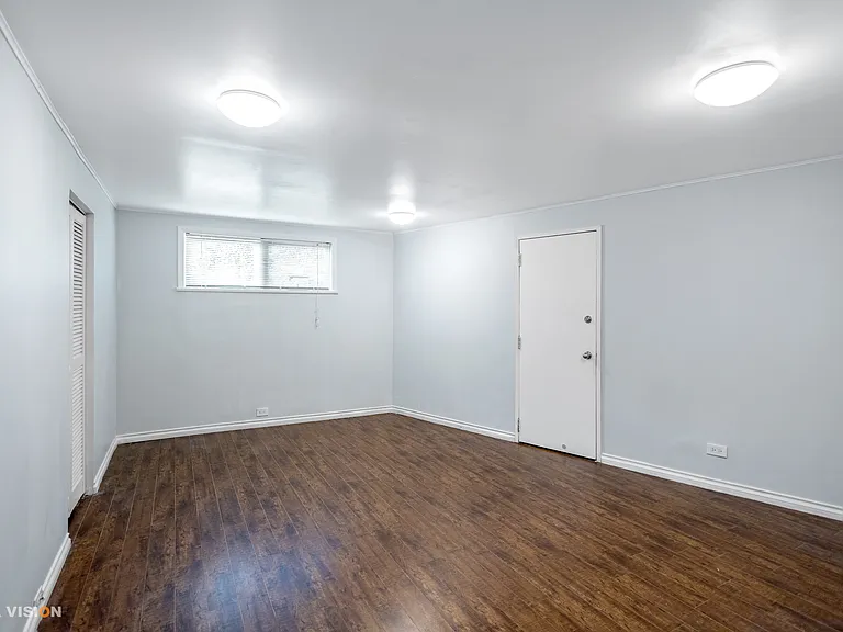 915 Eyremount Dr — Photo 8